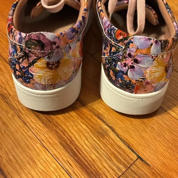 Fitflop flower leather sneakers size 6.5 - Picture 3 of 7